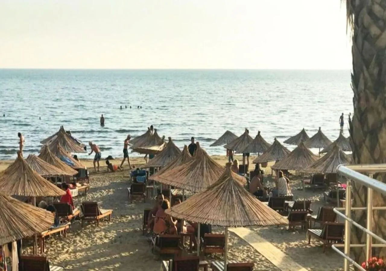 Seashell Beach Rooms Shkallnur 3*,